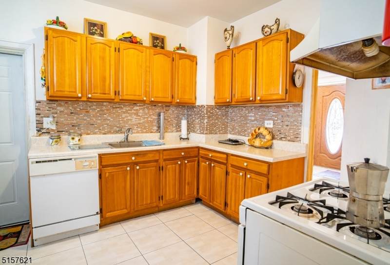 146 Milford Ave - Photo 1