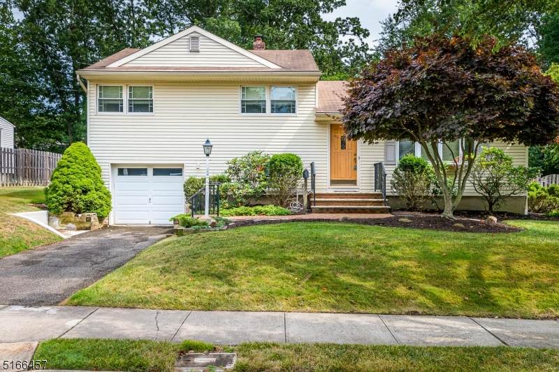 25 Woodside Ave - Photo 1