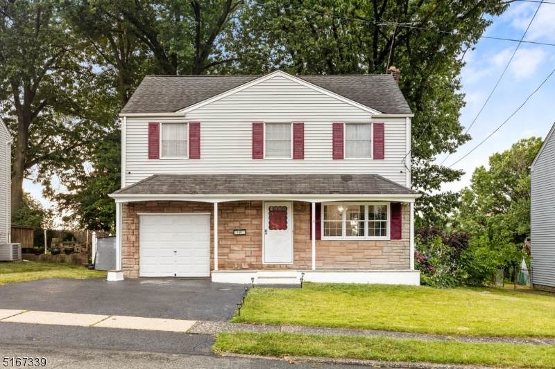 131 Cresthill Ave - Photo 1