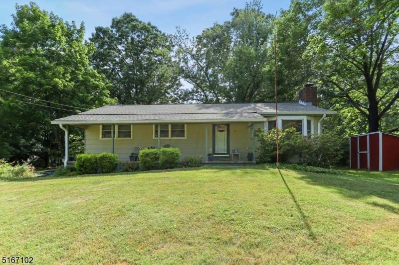 15 Busy Bee Ln - Photo 1