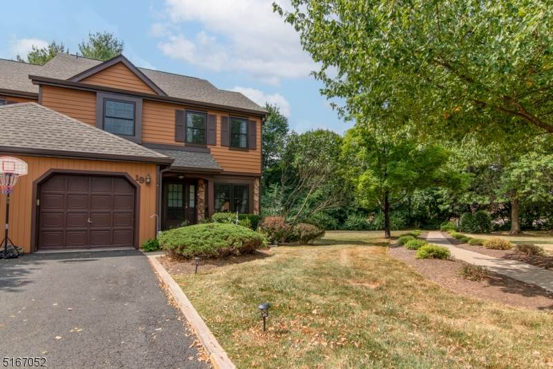 19 Estate Rd - Photo 1