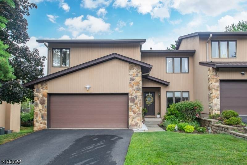 27 Wedgewood Dr - Photo 1