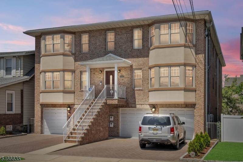 2183 Edwin Ave - Photo 1