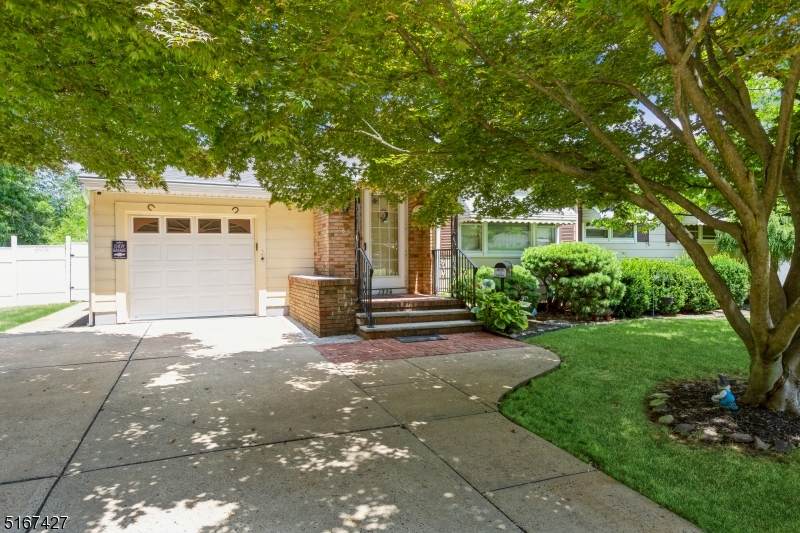 1334 Chestnut St - Photo 1