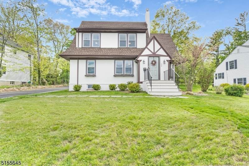 196 Park Ave - Photo 1