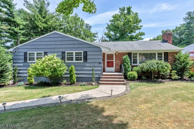 34 Murray Hill Blvd - Photo 1