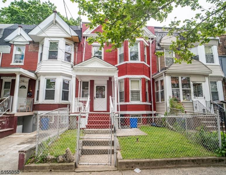 201 N 11Th St - Photo 1