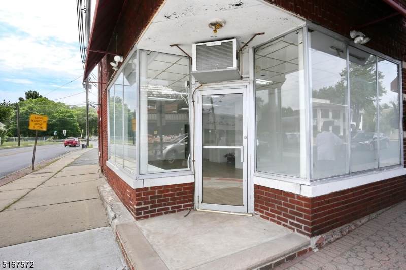 108 Franklin Ave - Photo 1