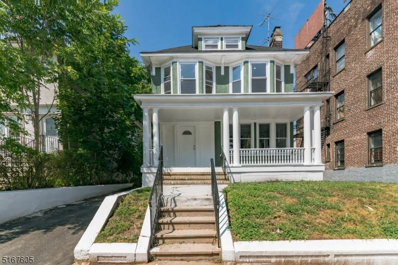 9 Noll Pl - Photo 1