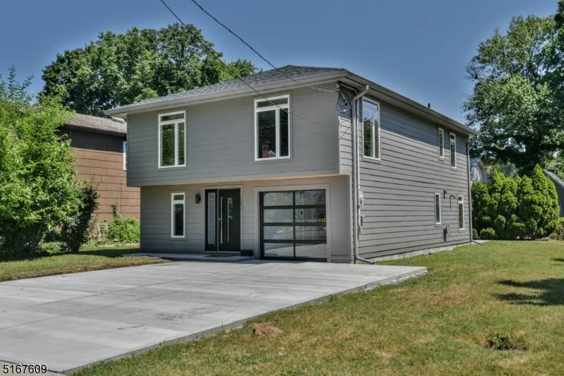 180 Elm Ave - Photo 1