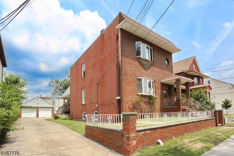 119 Willard St - Photo 1