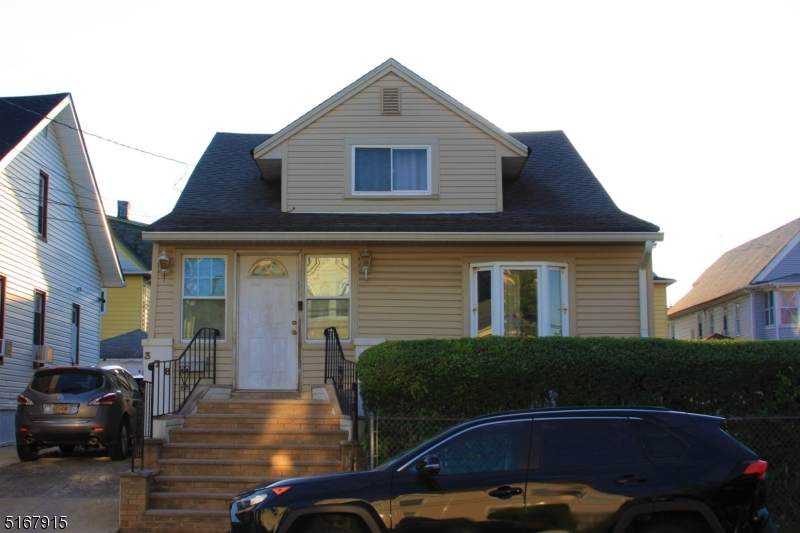 378 27Th - Photo 1