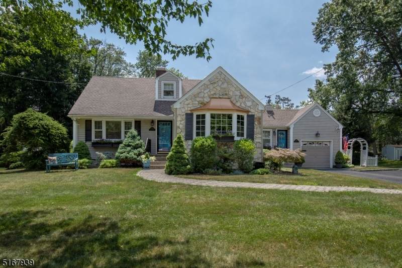 343 Darby Ln - Photo 1