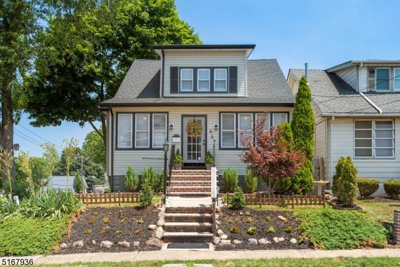 647 Carlyle Pl - Photo 1