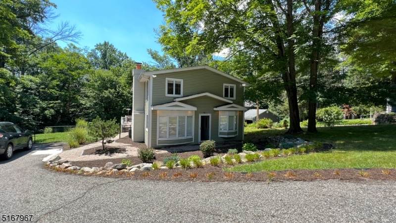 385 Stonetown Rd - Photo 1