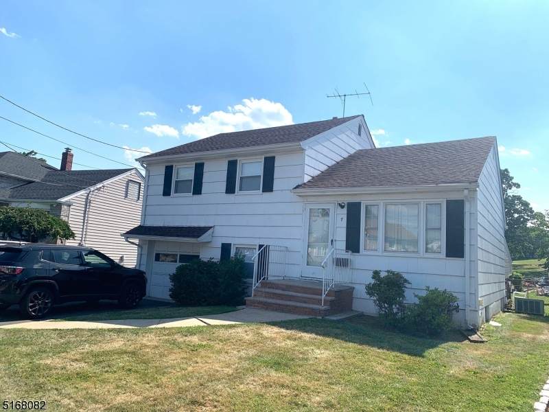 7 Crestwood Ave - Photo 1