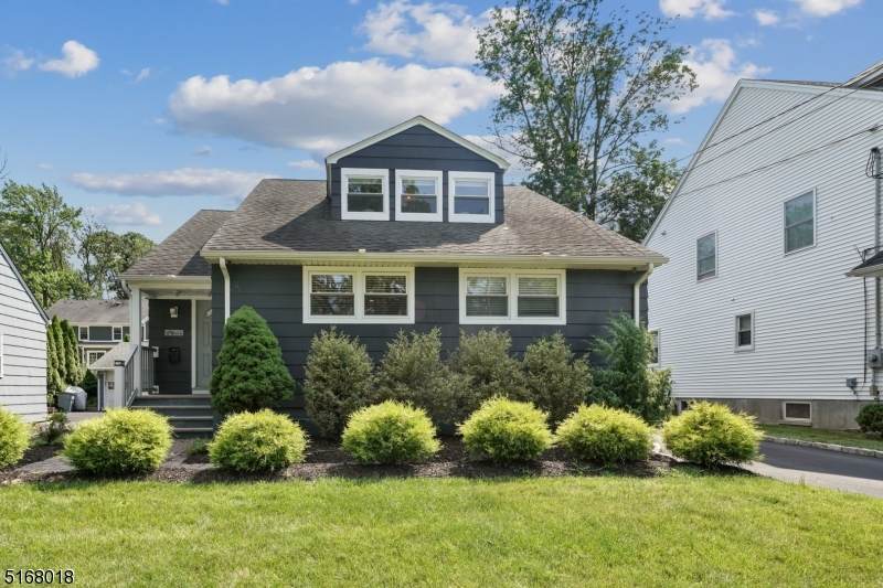 604 Salter Place - Photo 1