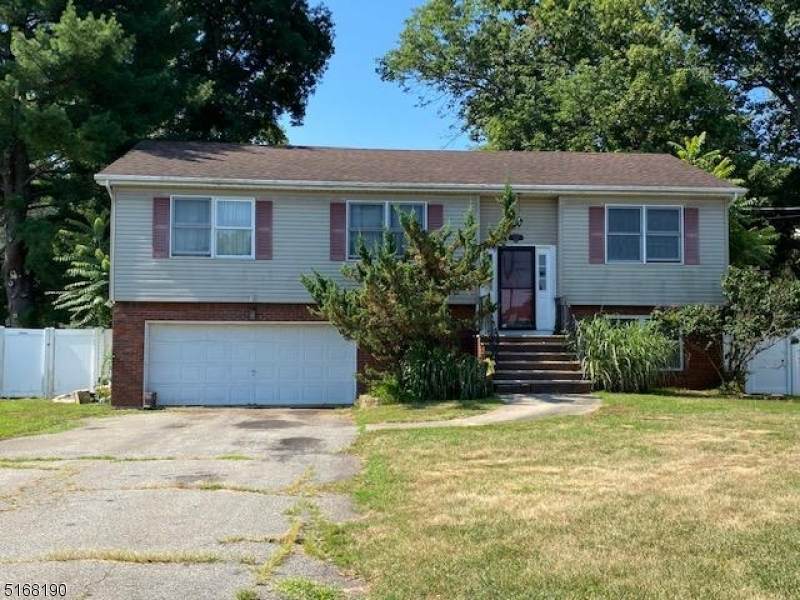 522 Riverdale Blvd - Photo 1