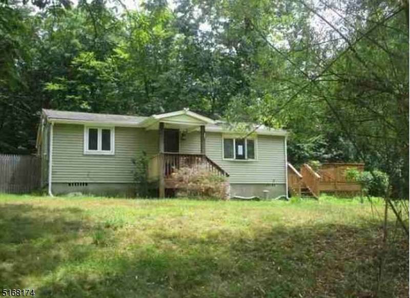 913 Laurel Dr - Photo 1