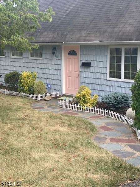 16 Linda Ave - Photo 1