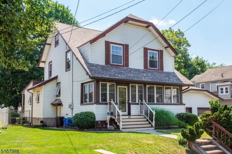 28 Hampton Pl - Photo 1