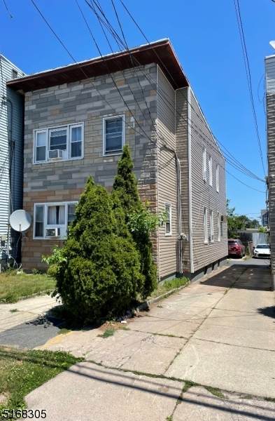 291 Pennsylvania Ave - Photo 1