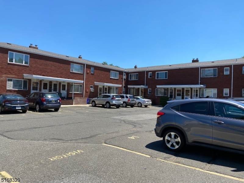 262 Chamberlain Ave - Photo 1