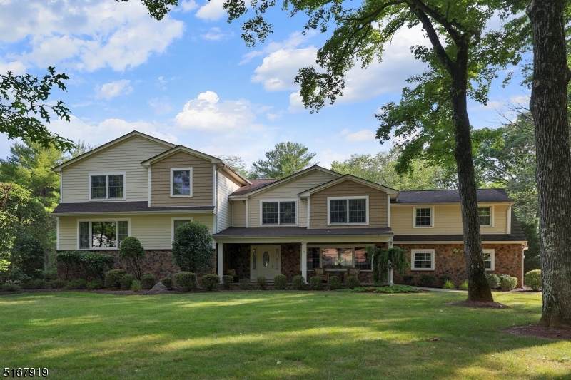 8 Highlander Dr - Photo 1