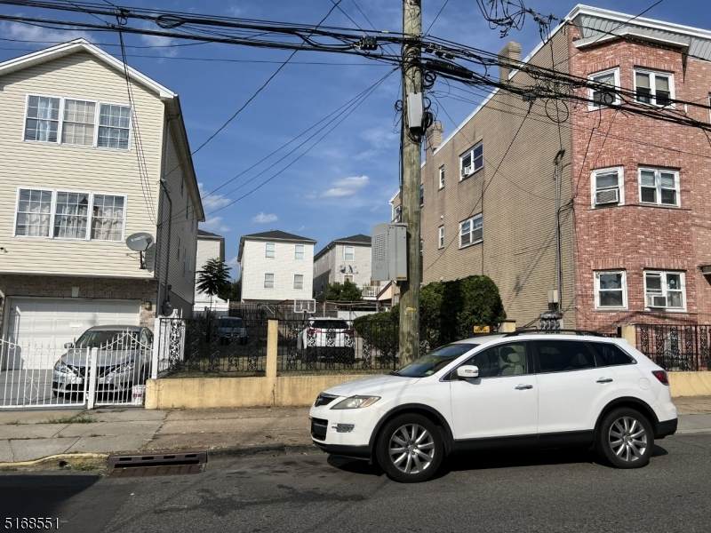 531 Livingston St - Photo 1