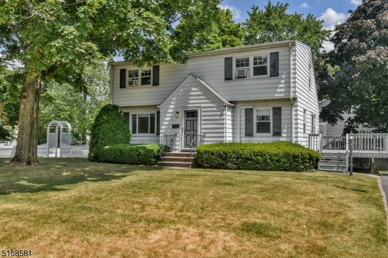 722 Gerald St - Photo 1