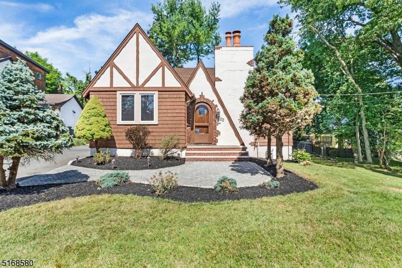 22 Burnet Hill Rd - Photo 1