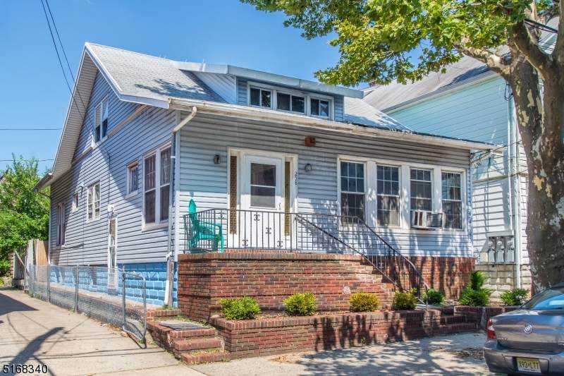 258 Van Nostrand Ave - Photo 1