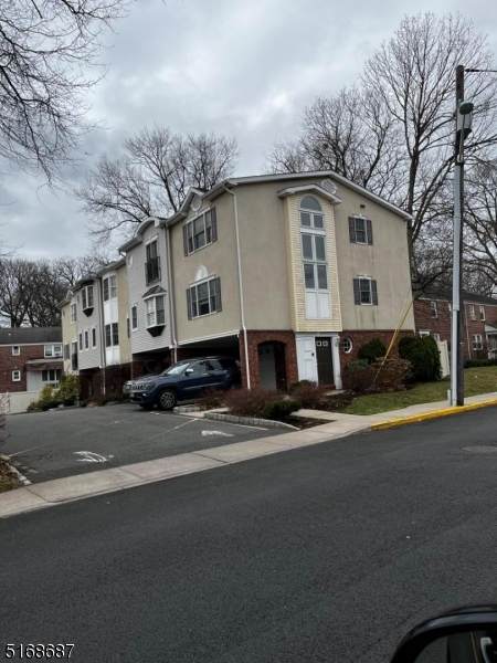 289 Park Ave - Photo 1