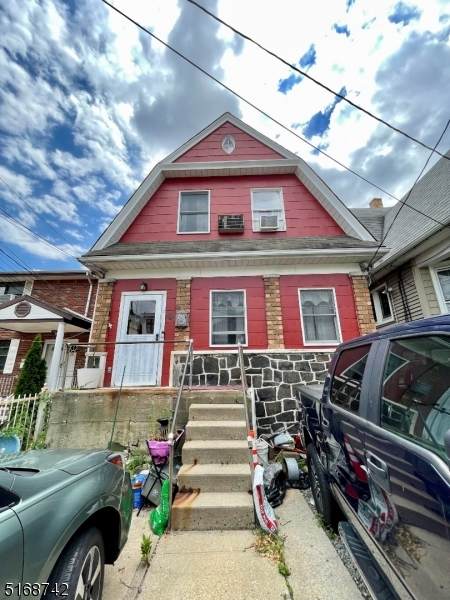 34 Hilliard Ave - Photo 1
