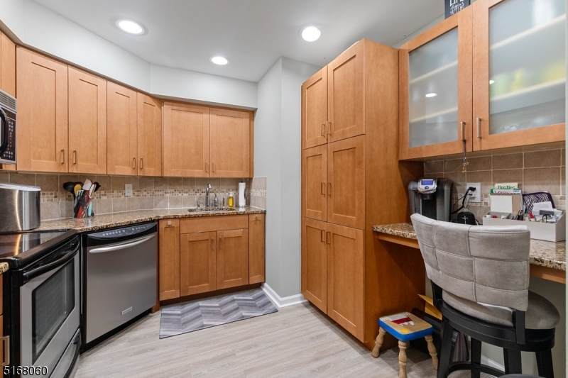 122 Jamestown Rd - Photo 1