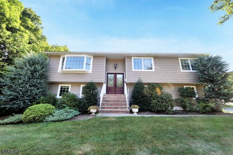 7 Linden Ln - Photo 1