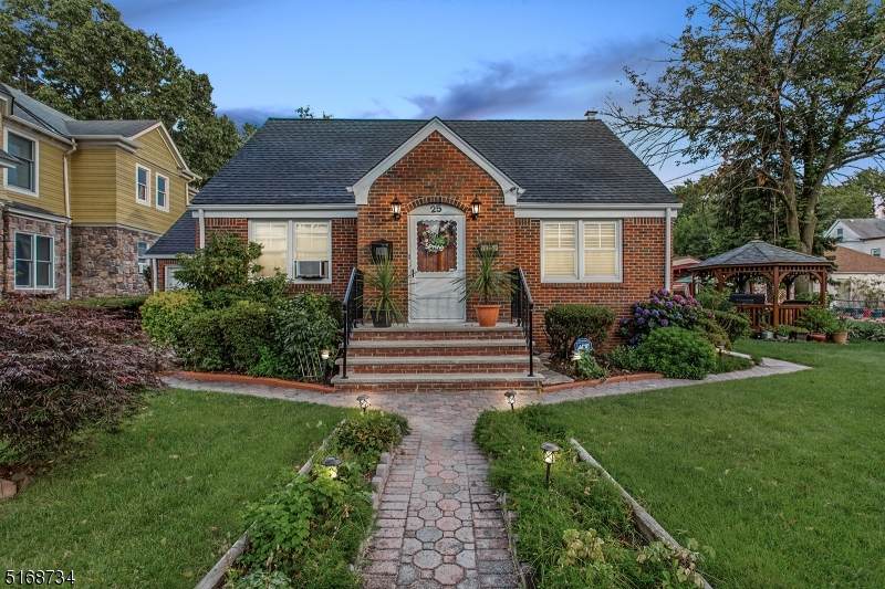 25 Hamilton Ave - Photo 1