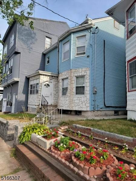 722 14Th Ave - Photo 1