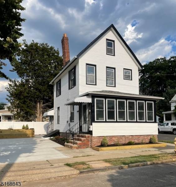 1637 Essex St - Photo 1