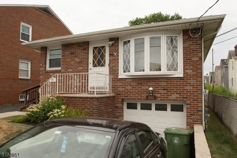 611 Knopf St - Photo 1
