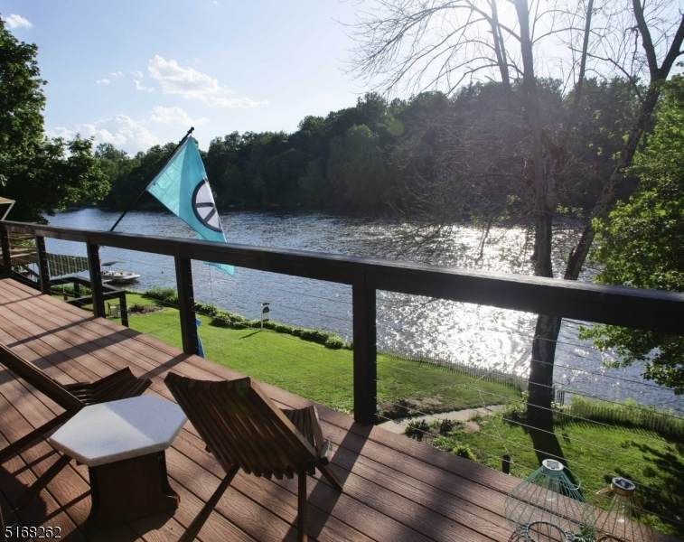 1 Riveredge Ln - Photo 1