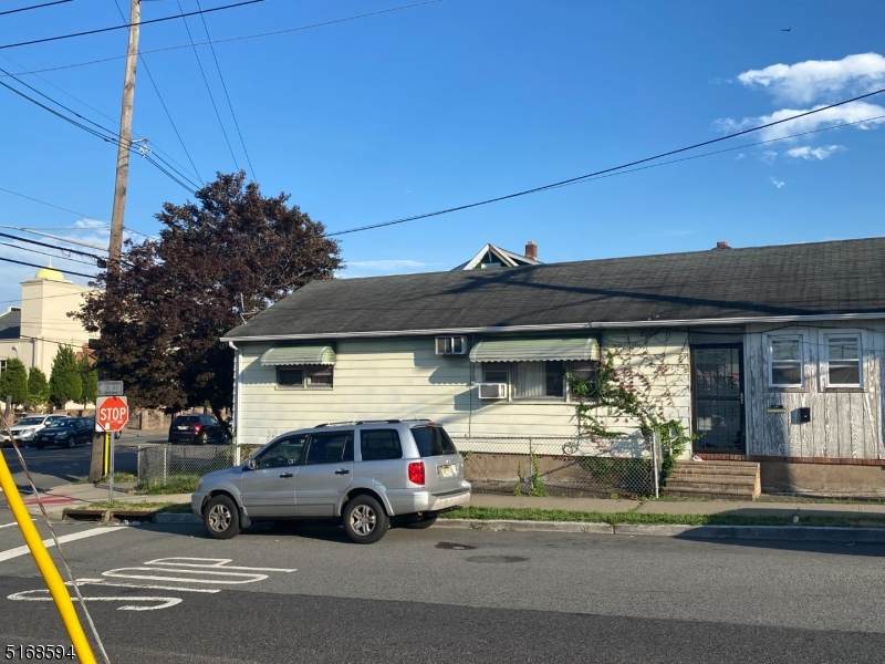 490 Getty Ave - Photo 1