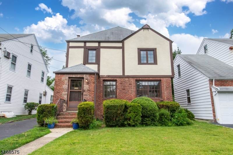 60 Claremont Ave - Photo 1