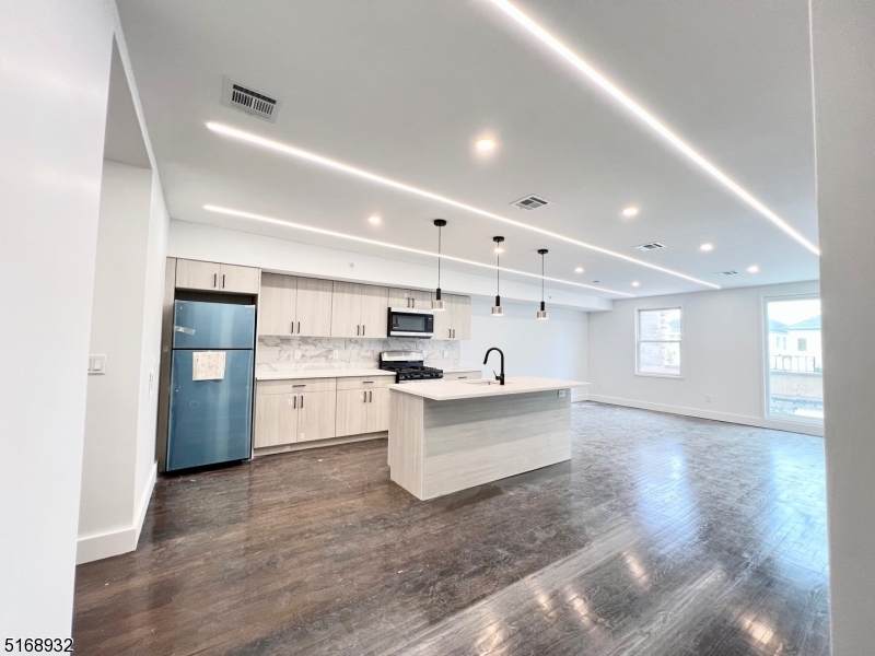 69 Jackson St - Photo 1