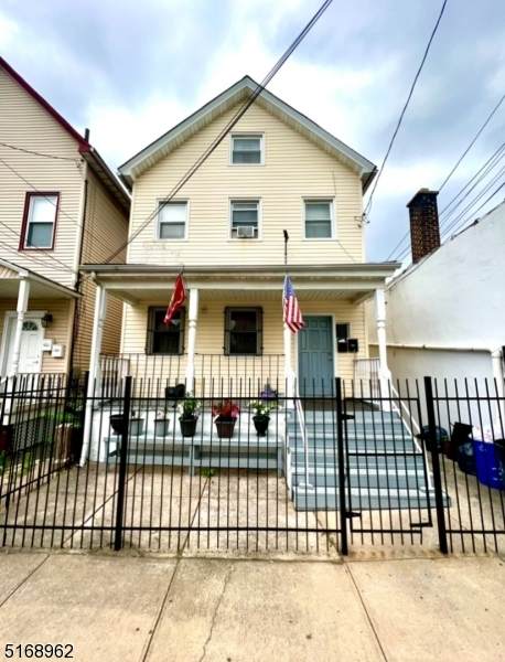 315 Magnolia Ave - Photo 1