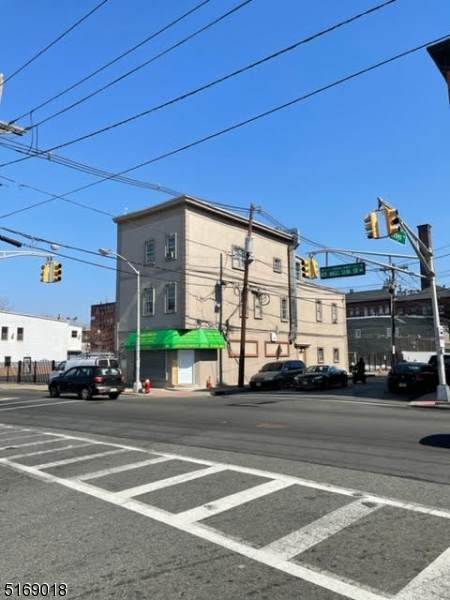 331 Straight St - Photo 1