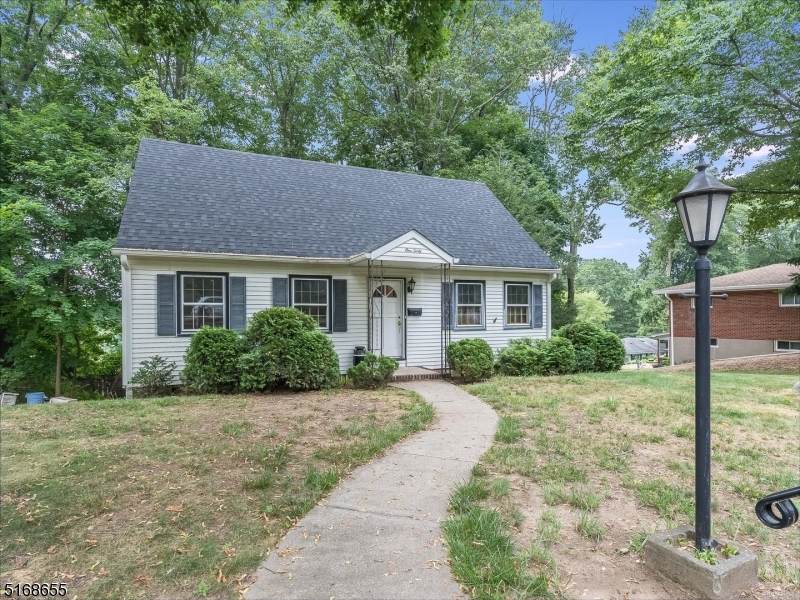 140 Hill St - Photo 1