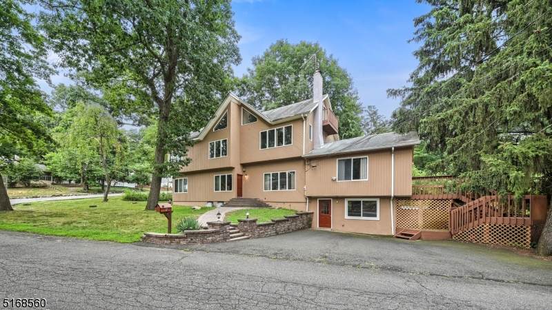17 Hickory Dr - Photo 1