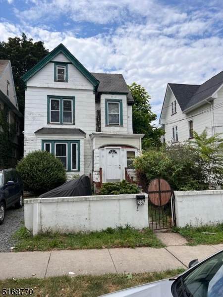 237 Cleveland St - Photo 1