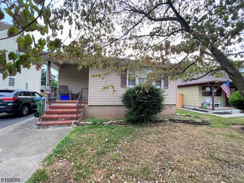 131 Bernard Ave - Photo 1